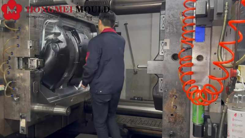 五金冲压小型拉伸模具：规格解析与选型要点